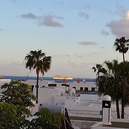 En Puerto Del Carmen, 3 Puerto del Carmen (Lanzarote)